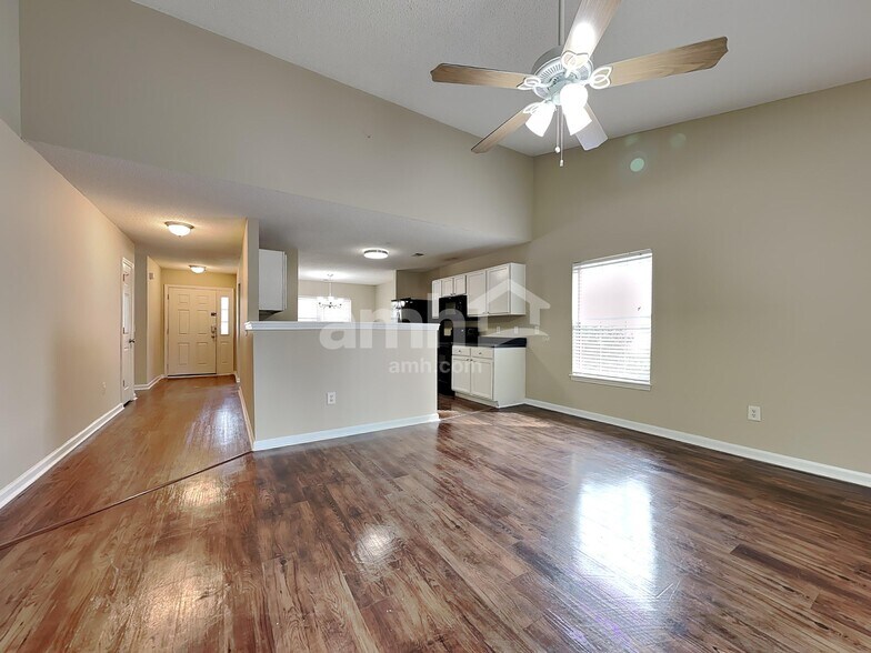 Building Photo - 25 Waterway Dr