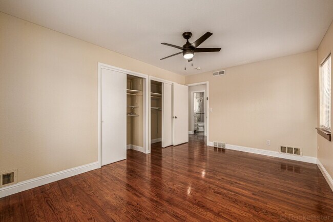 Building Photo - Lovely 5 Bed  / 2 bath in Boston Heights