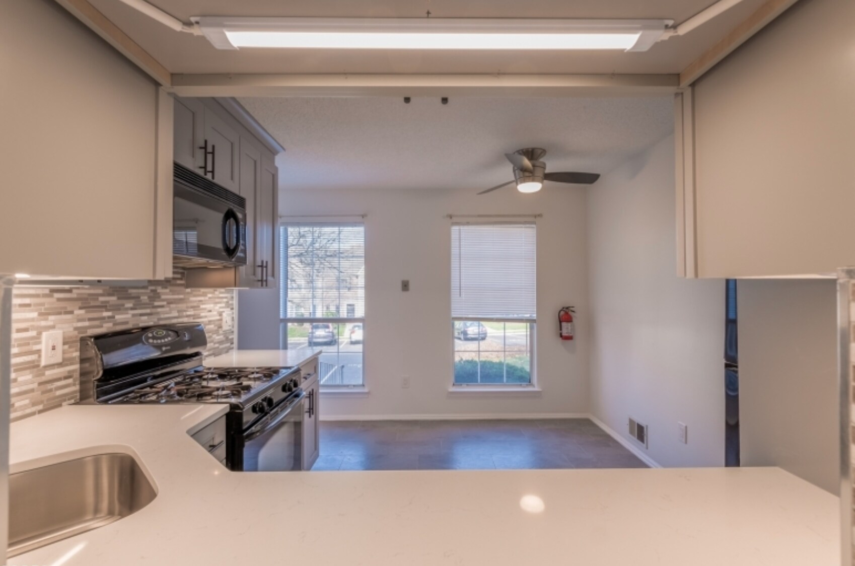 Building Photo - 1101 Doolittle Dr