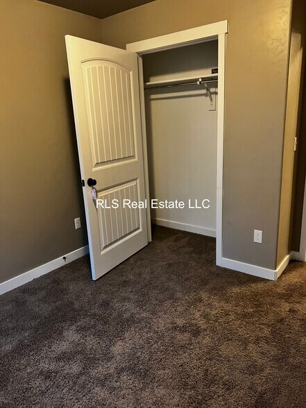 Building Photo - 122 S 1800 W