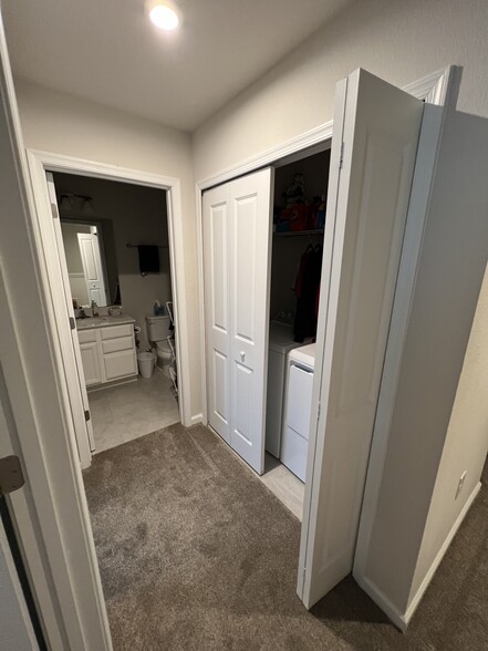 Building Photo - 6224 Aralia Ivy Ln