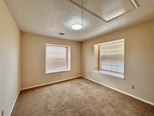 Building Photo - 6437 Chatham Island Ln