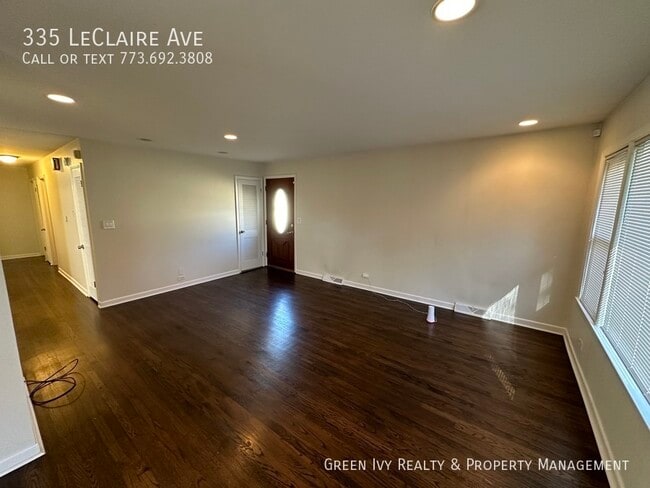 Building Photo - 335 Leclaire Ave