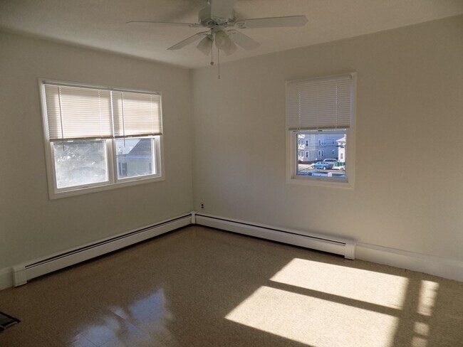 Building Photo - 14 Dana St