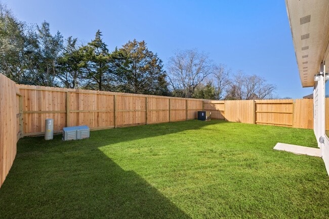 Building Photo - 17747 Pemswood Dr