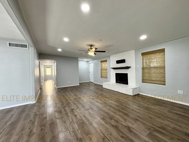 Building Photo - 7429 E 45th St