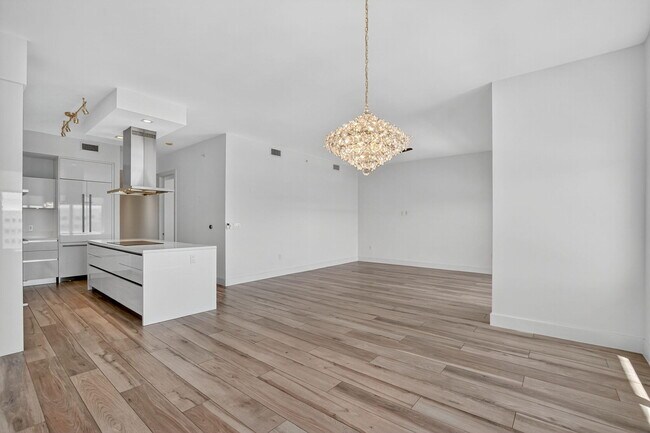 Building Photo - 155 E Boca Raton Rd