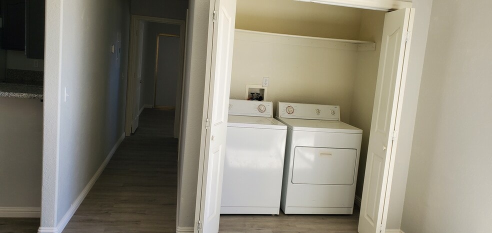 Building Photo - 2781 S Spy Glass Ave