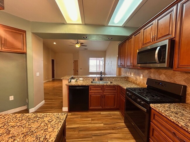 Building Photo - Nice house for rent in Farmersville