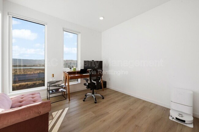 Building Photo - 52 Kirkwood Ave