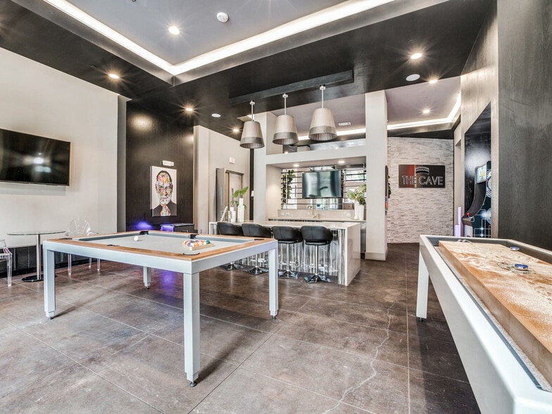 Interior Photo - Capitol at Stonebriar