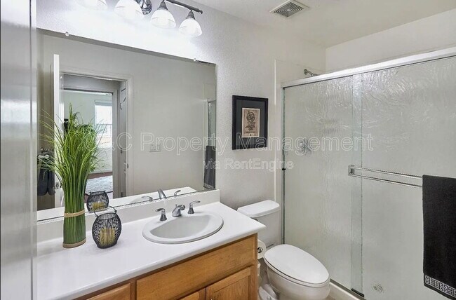 Building Photo - 2125 Winepol Loop