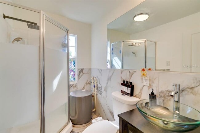 Building Photo - 209 W Olympia Ave