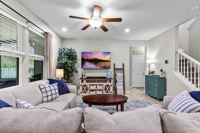 Building Photo - Spacious Home in Prime Location!
