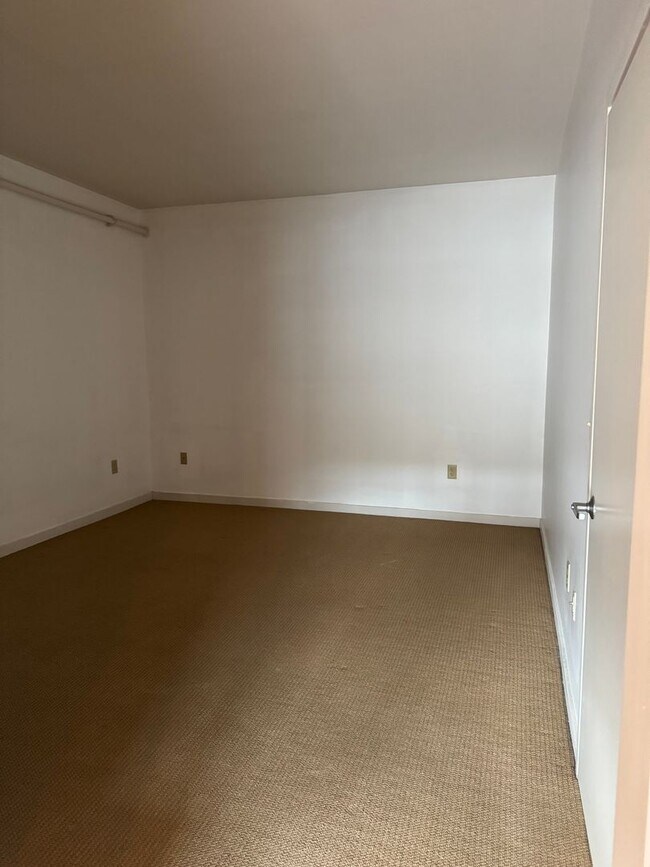 Building Photo - Lehigh Riverport Condo Available