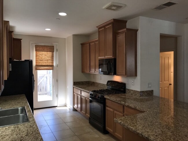 Building Photo - Beautiful East Davis home available September 1st!
