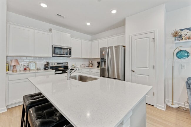 Building Photo - New Construction Charmer in Fairview