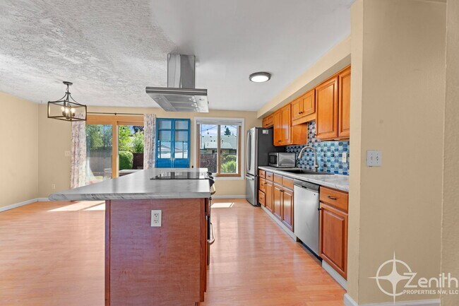 Building Photo - 4213 NE 139th Ave