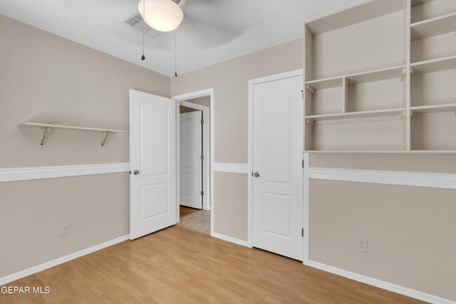 Building Photo - 12163 Tower View Dr
