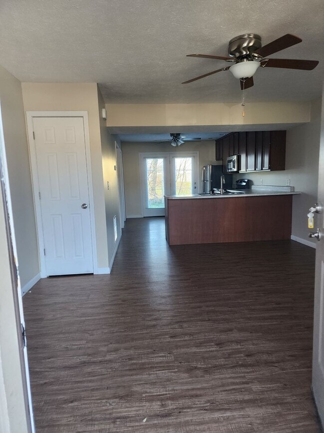 Building Photo - Willow View Townhouses