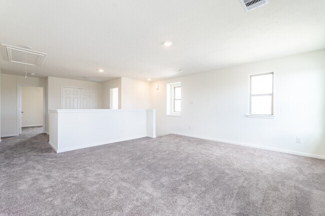 Building Photo - 6120 Whitewing Rd