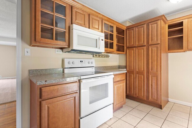 Building Photo - Northwoods Cutie!