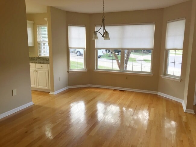 Building Photo - 4490 Apple Blossom Dr