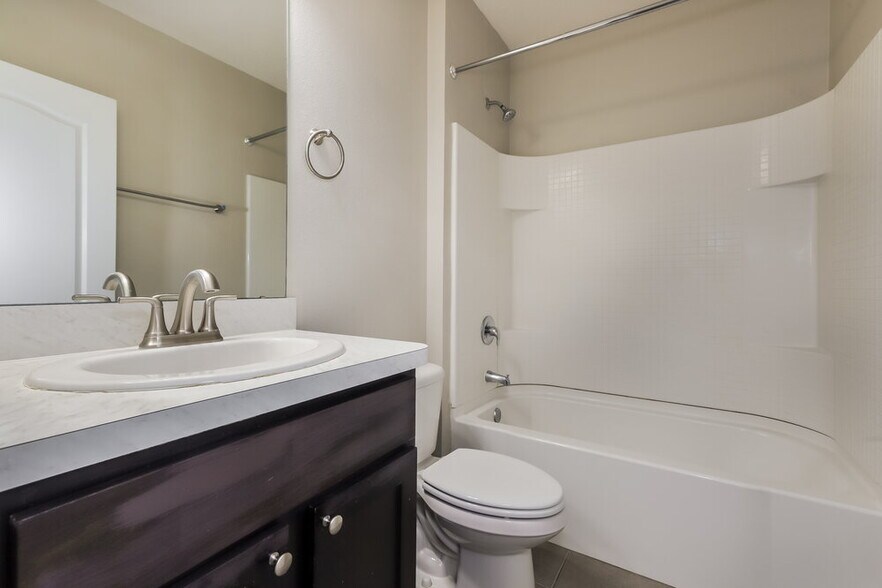 Building Photo - 10529 Whispering Hammock Dr