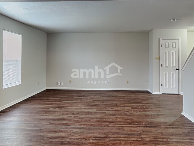 Building Photo - 1413 Dowell St