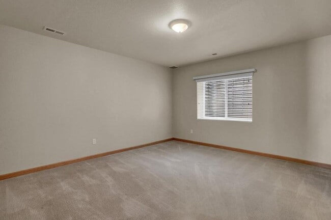 Building Photo - 5235 Bancroft Heights