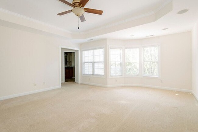 Building Photo - Gorgeous 3 Bedroom 2.5 Bathroom Townhome- Located in Stone Creek Village, Cary! Available August ...