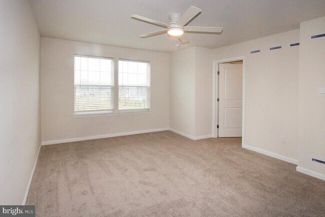 Building Photo - 117 Mazzeo Dr