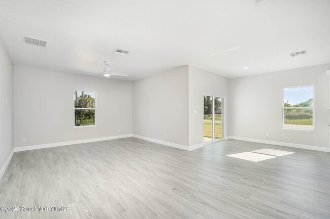 Building Photo - 2281 Ramsdale Dr SE