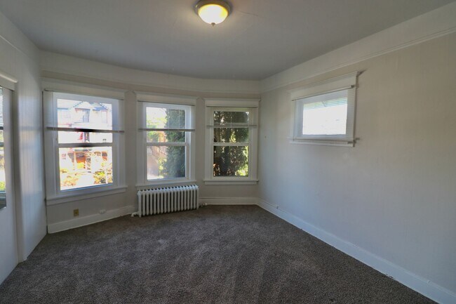 Building Photo - 188