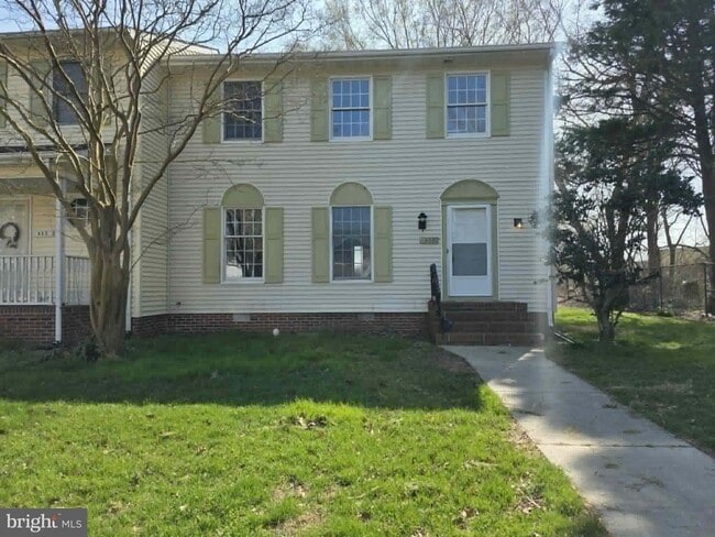 Building Photo - 830 Larch Way