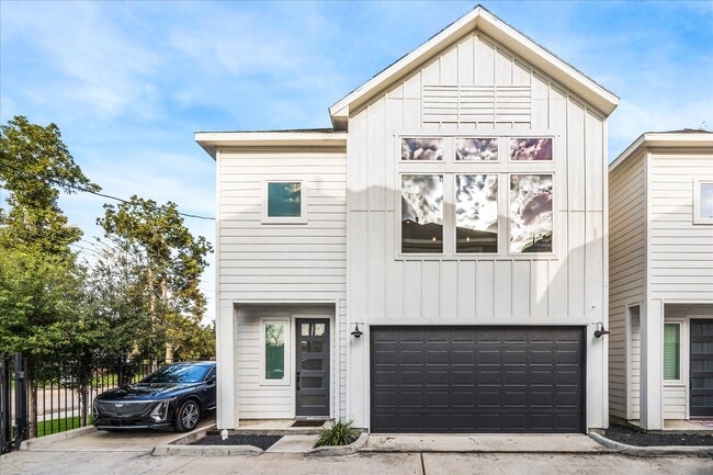 Building Photo - 105 W Whitney St