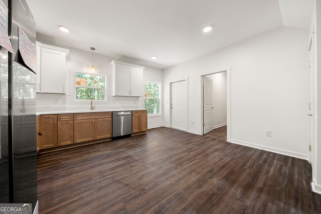 Building Photo - 600 Trump Ct