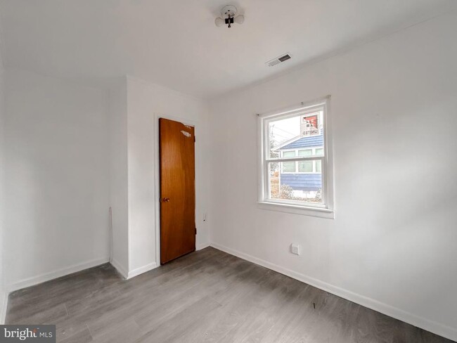 Building Photo - 35972 Washington Ave