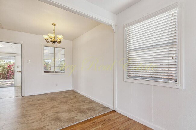 Building Photo - American Canyon Single Story Home!