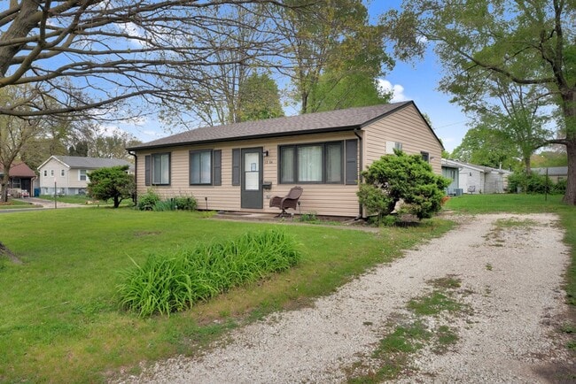 Building Photo - 3 bedroom, 1 bathroom house FOR RENT NOW!