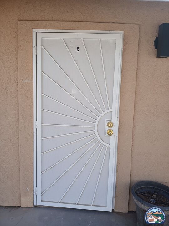 Building Photo - 162 W Alamo St