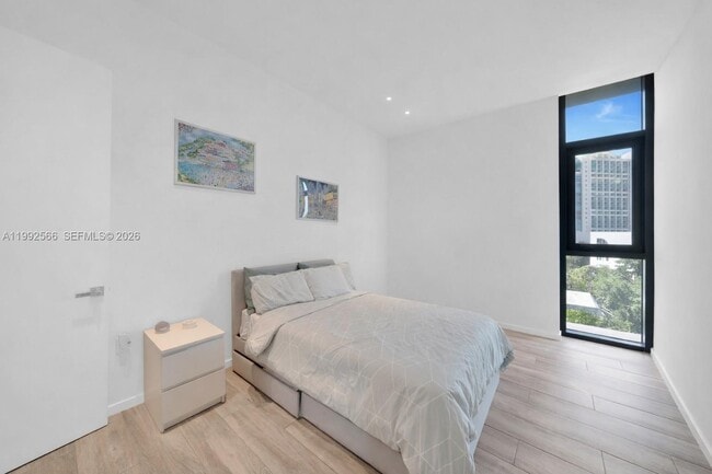 Building Photo - 3156 SW 27th Ave