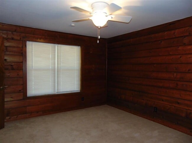 Building Photo - 504 N Chaparral