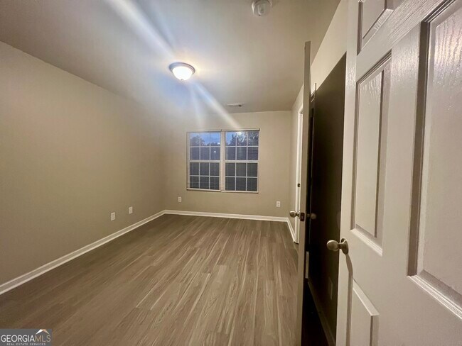 Building Photo - 1005 Mill Creek Way