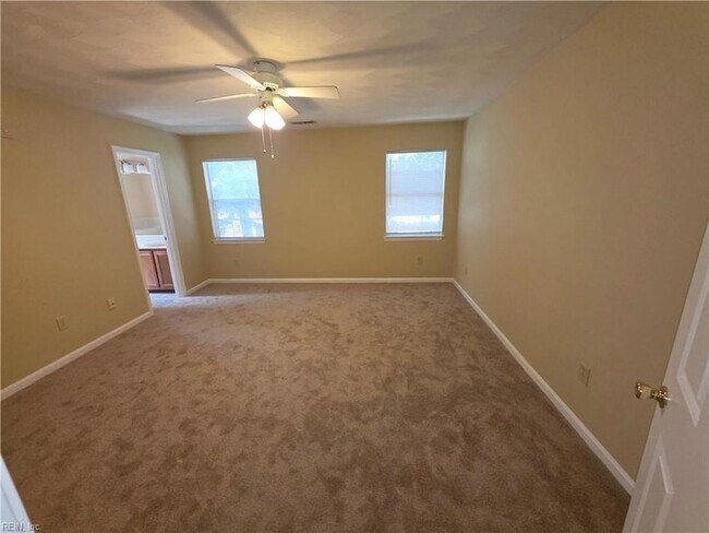 Building Photo - 1460 Berkshire Dr