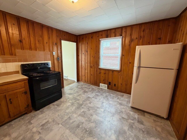 Building Photo - 4012 May St