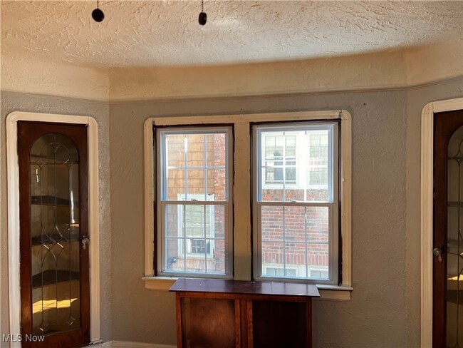 Building Photo - 18405 Newell Rd