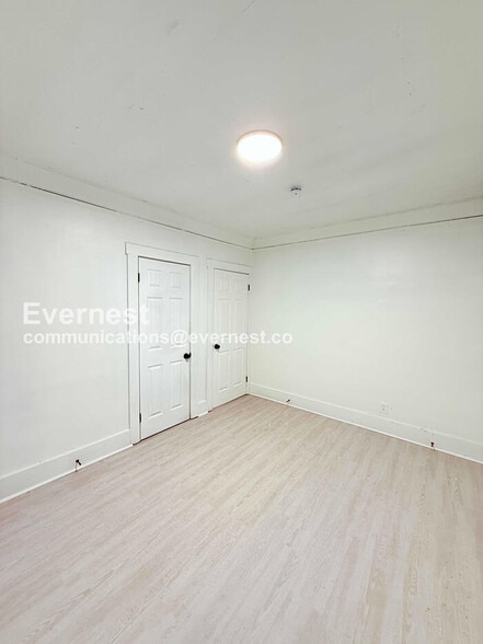 Building Photo - 8939 Dexter Ave