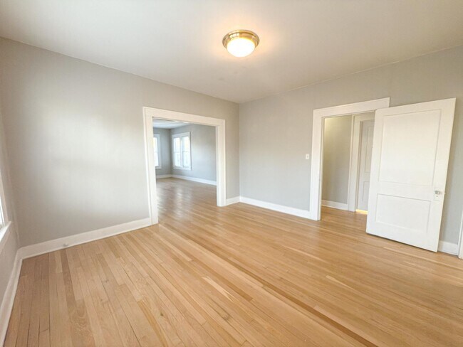 Building Photo - 1410-1412 Kings Highway