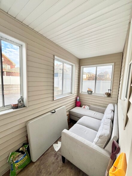 Building Photo - 58 Atkins St